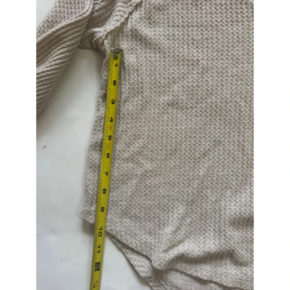 American Eagle Soft & Sexy Plush Waffle Knit V-Neck Top Beige Small - Picture 4 of 7